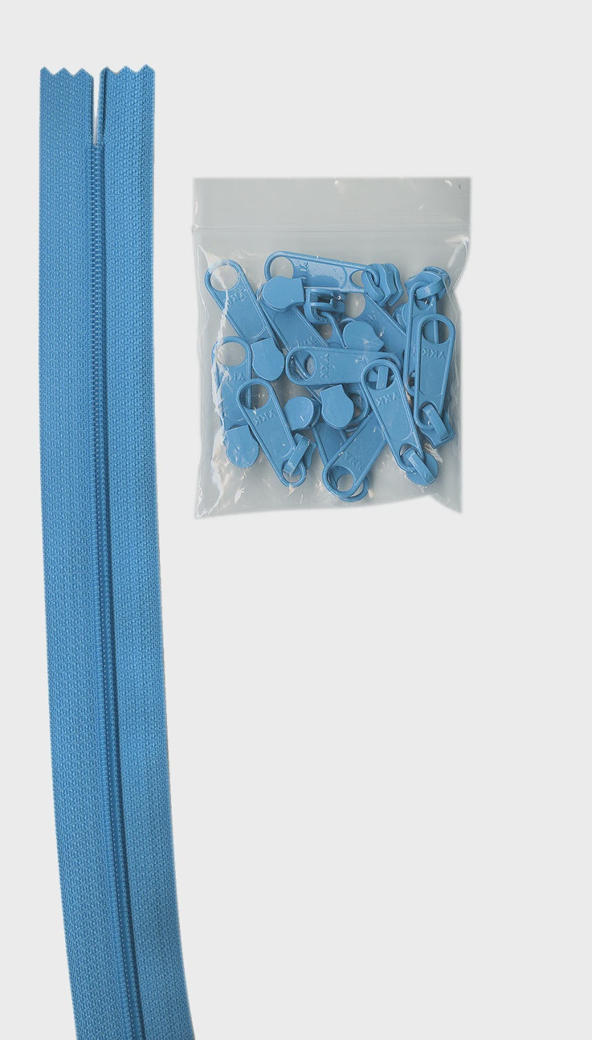 4 yards of 16mm #4.5 zipper chain and 16 Extra-Large Coordinated Pulls Parrot Blue